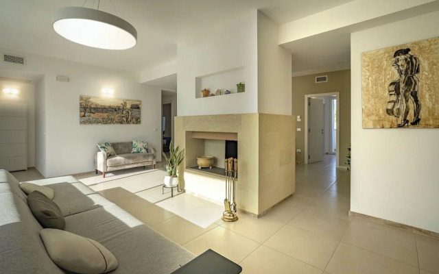 Villa Torricella Pool and Sunny Garden