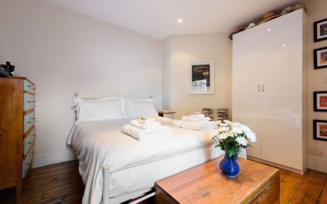 Urban Central London 2BR with Roof Terrace!
