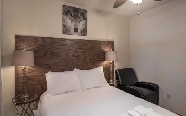 Wolves Den by Vtrips