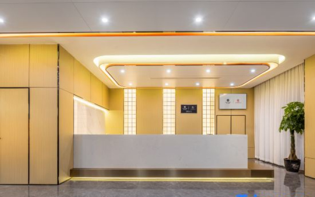 Jifeng International Hotel (Kuqa High-speed Rail Station Donghu Branch)