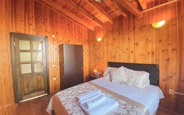 Menzara Hotel & Restaurant
