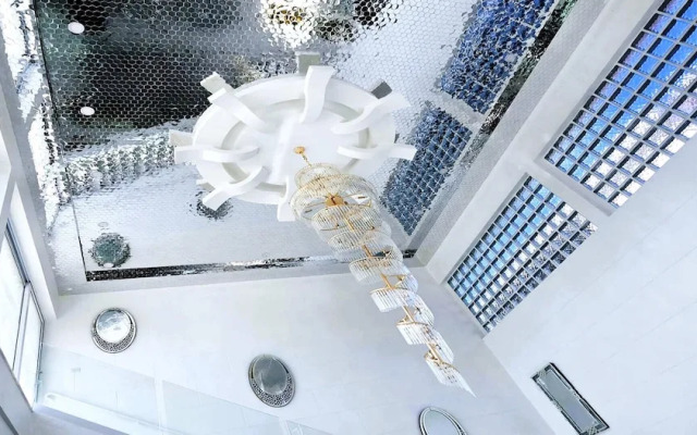 STARLAND Luxury Pool Villa Pattaya 8 Bedrooms