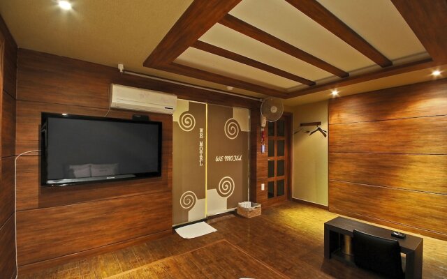 WE Motel