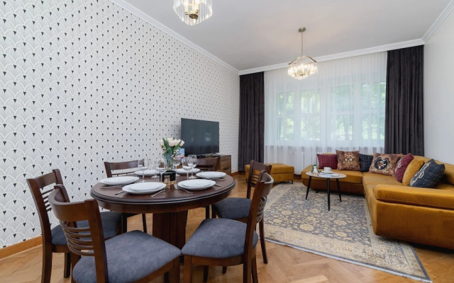 Mickiewicza Apartment Cracow by Renters