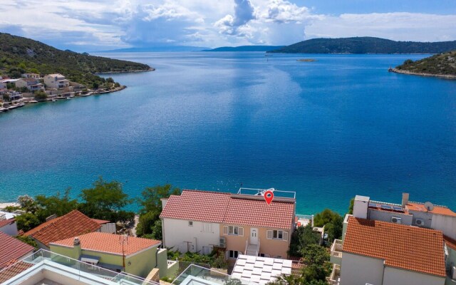 Amazing Home in Vinisce With Wifi and 2 Bedrooms