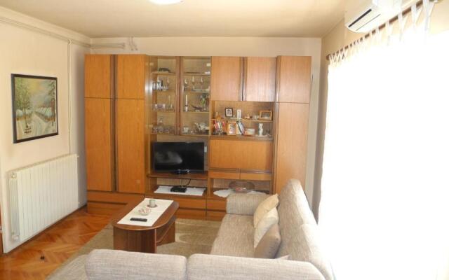 Apartment 1 Anamarija 41 pax