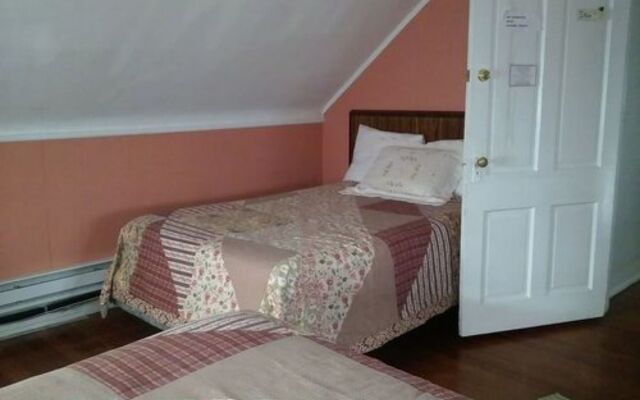 Six Acres Bed & Breakfast