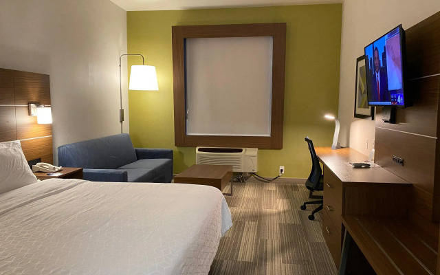 Holiday Inn Express & Suites Beaumont - Oak Valley by IHG