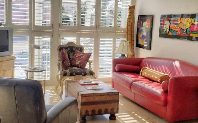 Manhattan Tower Apartment Hotel