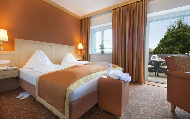 Romantik Hotel Die Gersberg Alm mit Panoramablick auf Salzburg