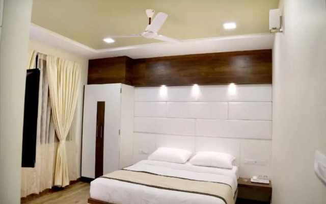 Hotel R K Renaissance