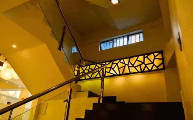 OYO 6645 Hotel Sapphire
