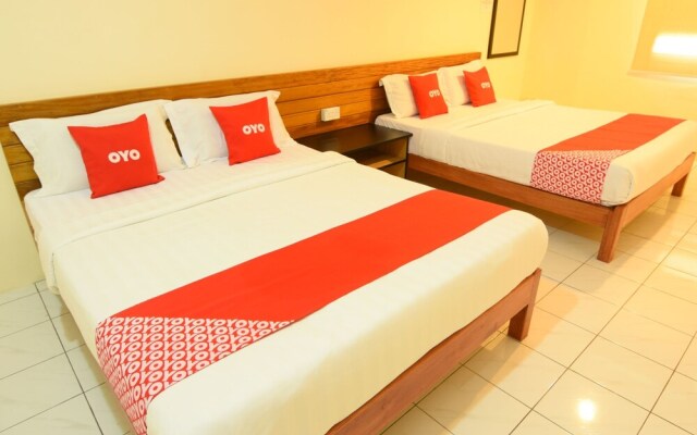 OYO 89627 Hotel Sarina