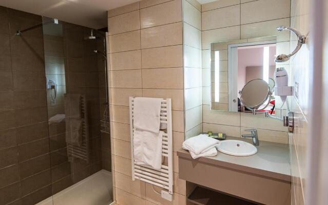 Logis _ Hotel Restaurant La Sapiniere