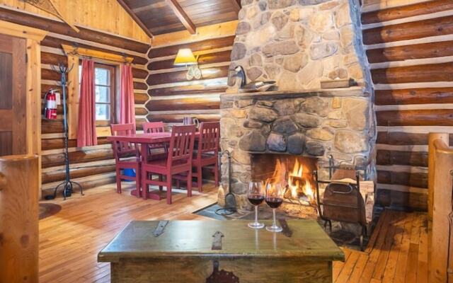 Storm Mountain Lodge Cabins & Dining