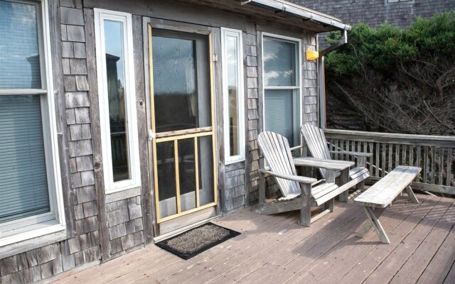Beachbux 3 Bedroom Cottage by RedAwning