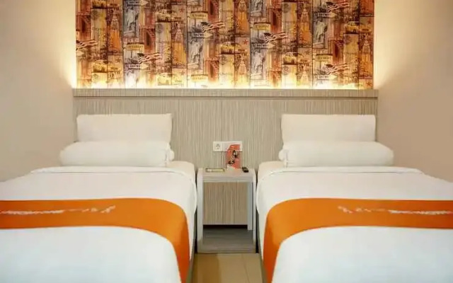 Front One Hotel Sragen