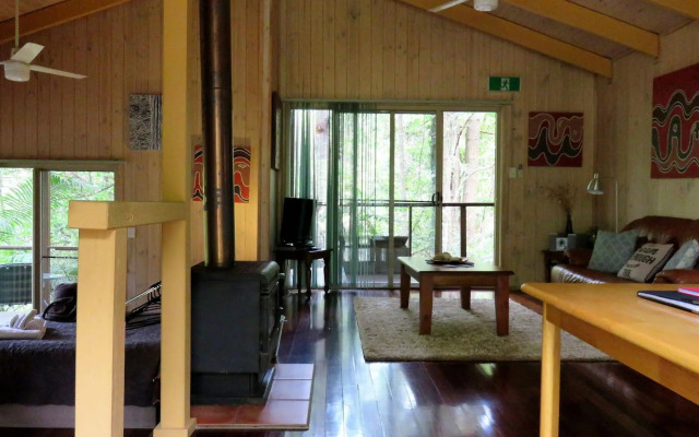 Treetops Accommodation Montville