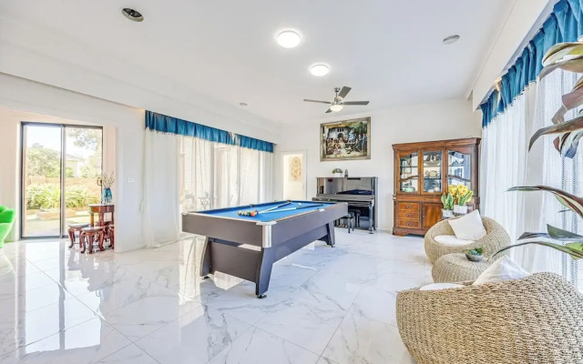 StayAU 6BR Deluxe Lakeview Point Cook