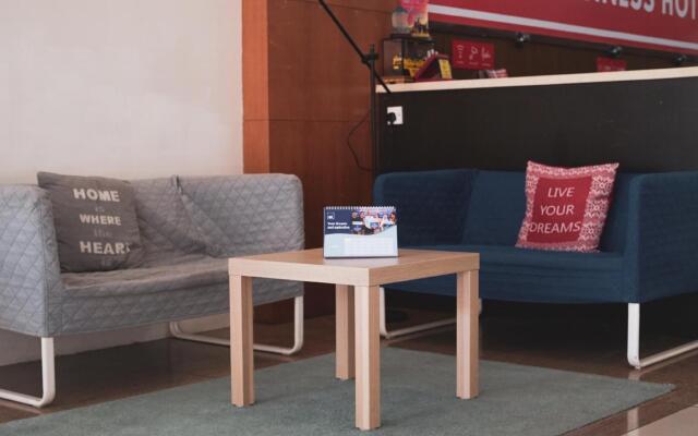 OYO 43955 N9 Business Hotel