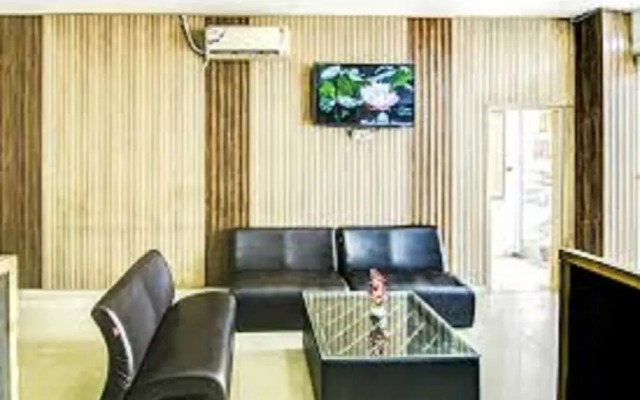 Hotel Lazeeno Classic