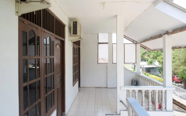 RedDoorz near Plaza Ambarrukmo Yogyakarta