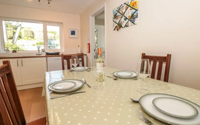 33 Weymouth Park