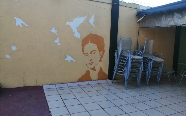 Hostal Amigo Suites