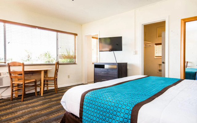 Ocean Club Treasure Island Hotel