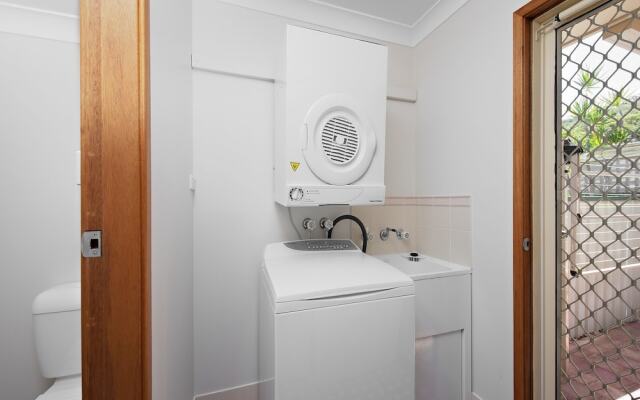 Beachcomber at Fingal Bay