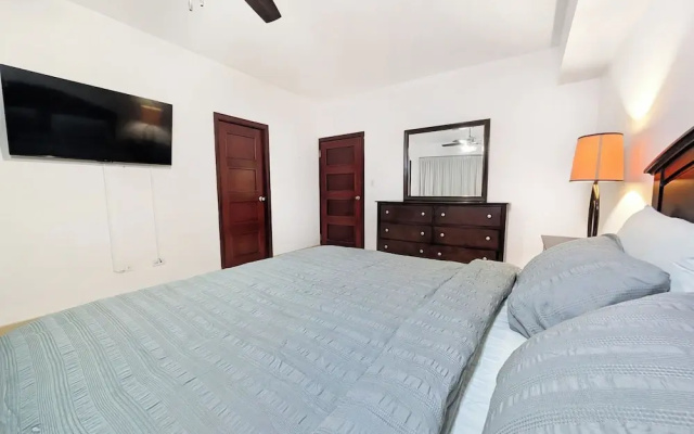 YC 1701l Apartamento 2 BDR Av Balboa
