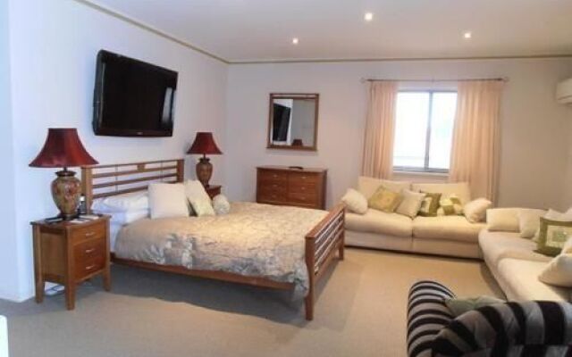 Perth's La Casa Rosa Bed and Breakfast