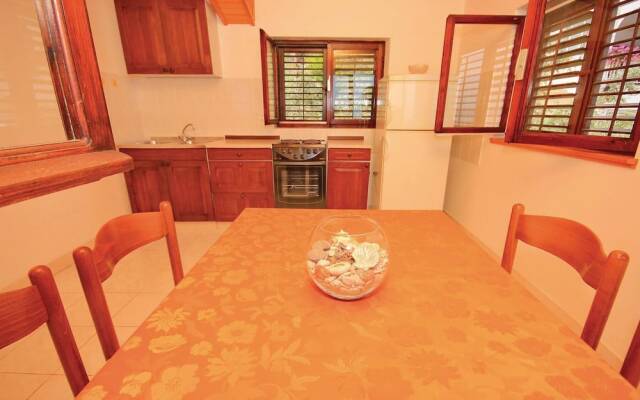 Stunning Home in Prizba With Wifi and 3 Bedrooms