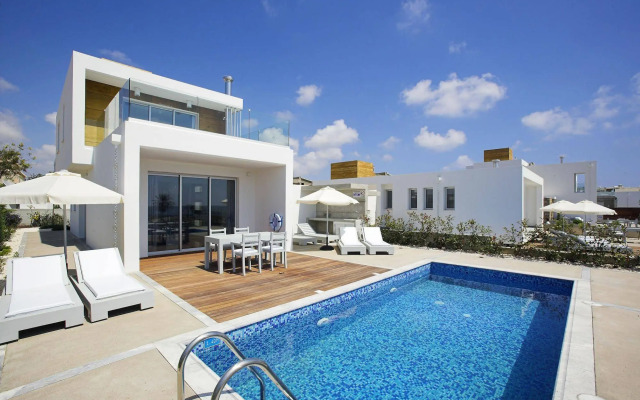 Paradise Cove Beach Villas