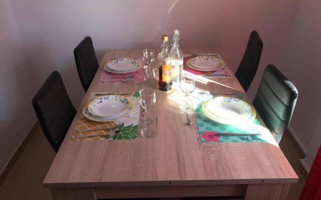 “SMILE NERJA” chic apartment with WIFI, 4 guests