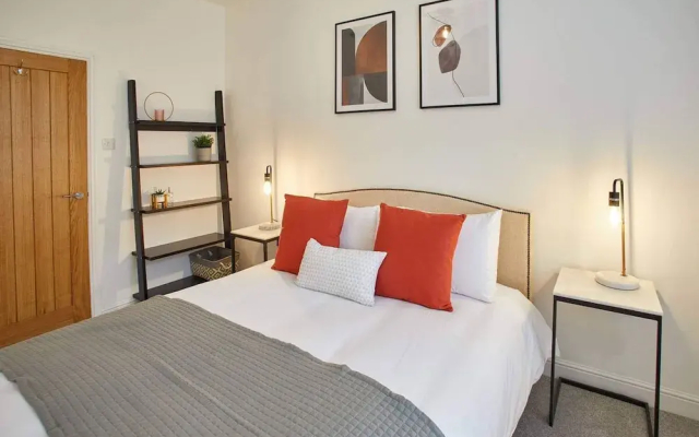 Host Stay Routh Walk