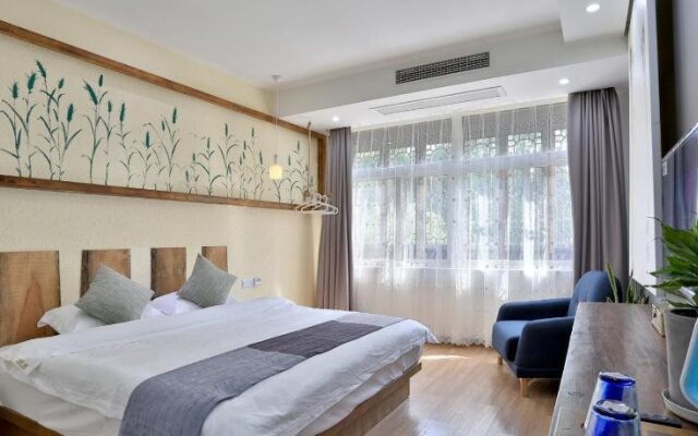 Wuzhen Qiutian Northern Art Design Hotel