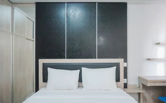 Comfy Studio at Trimezia Beverly Apartment By Travelio