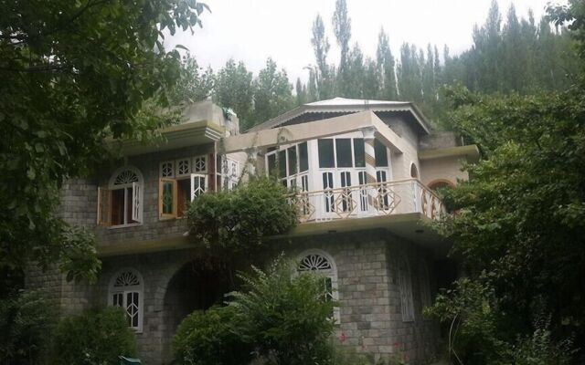 Al-Karim Family Guest House Hunza