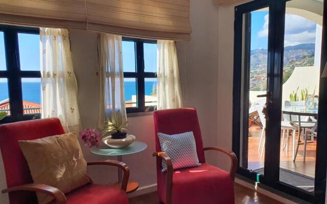 Luzia's Apartment - 2 Bedroom Apartment Sleeps 4