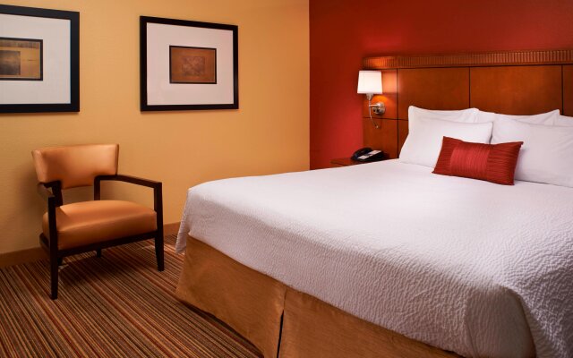 Courtyard by Marriott Louisville East