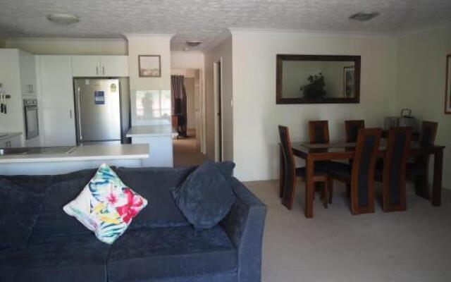 Oceanside Cove Holiday Apartments