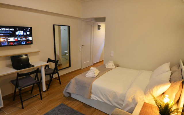 Studio Posh with garden in Kolonaki