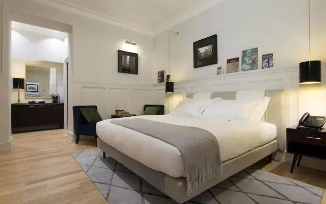 Roof Suite Rome Suitable for 6 Persons