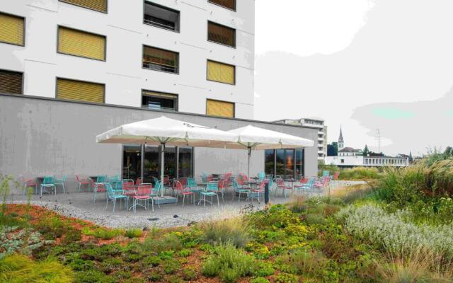 HOTEL illuster - Urban & Local