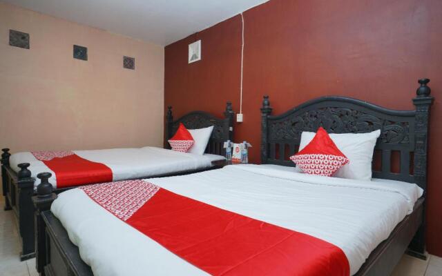 OYO 927 Carina Hotel