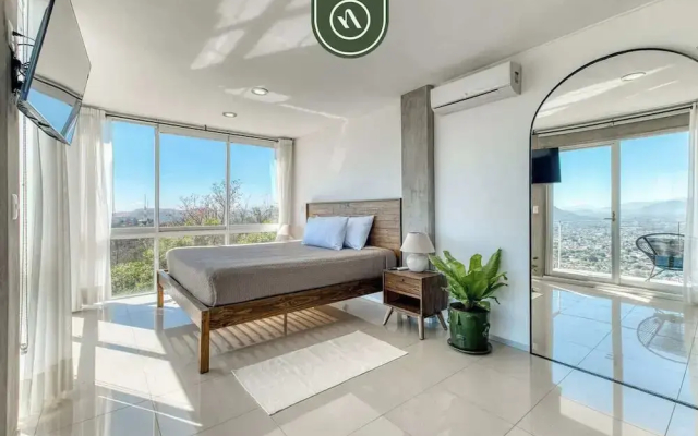 3 BR Condo - Panoramic Views - 5 Min to Downtown