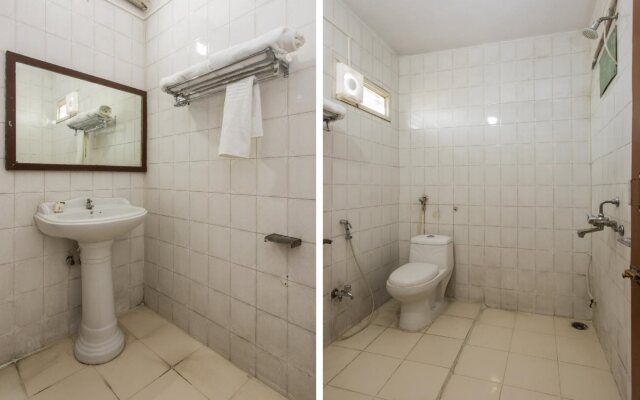OYO 13496 Hotel Royal park
