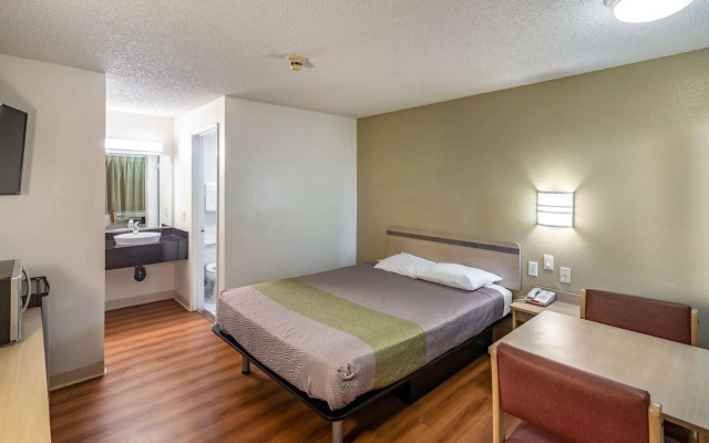 Motel 6 Clarkston, WA