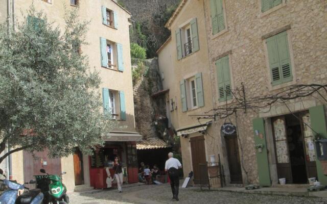 La Bonne Etoile - The Good Star